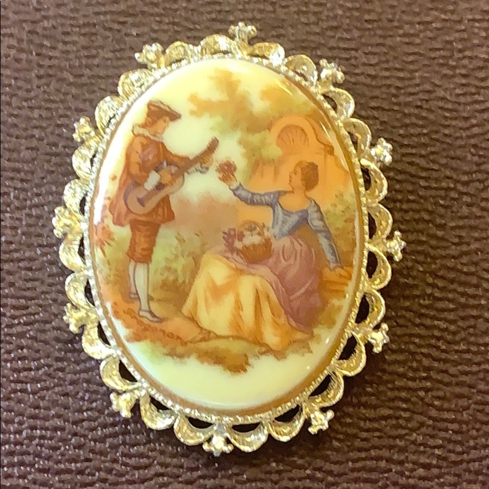 Gerrys Victorian revival cameo sighed brooch